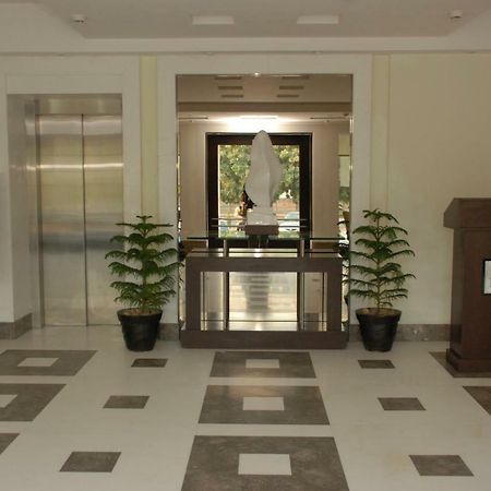 Hotel Western Court Chandīgarh Eksteriør billede