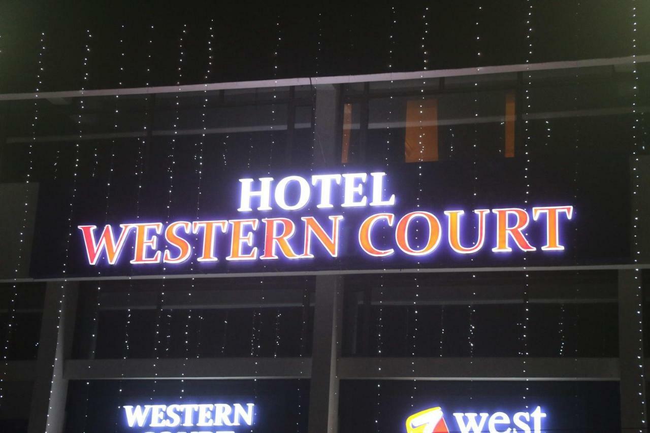 Hotel Western Court Chandīgarh Eksteriør billede